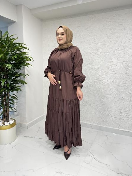 CEREMONY 5789 YAKASI FIR FIR VE BÜZGÜ DETAYLI UCU KRAŞLI CUPRA ELBİSE KAHVERENGİ