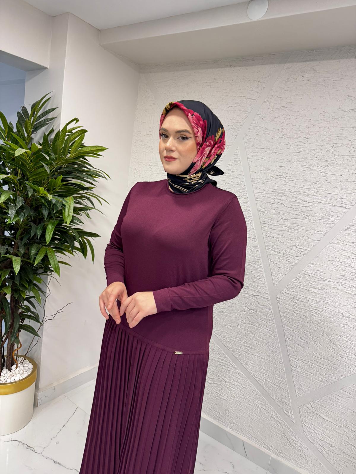 NİLİWİ 3110 ETEĞİ PİLİSELİ TRİKO ELBİSE BORDO