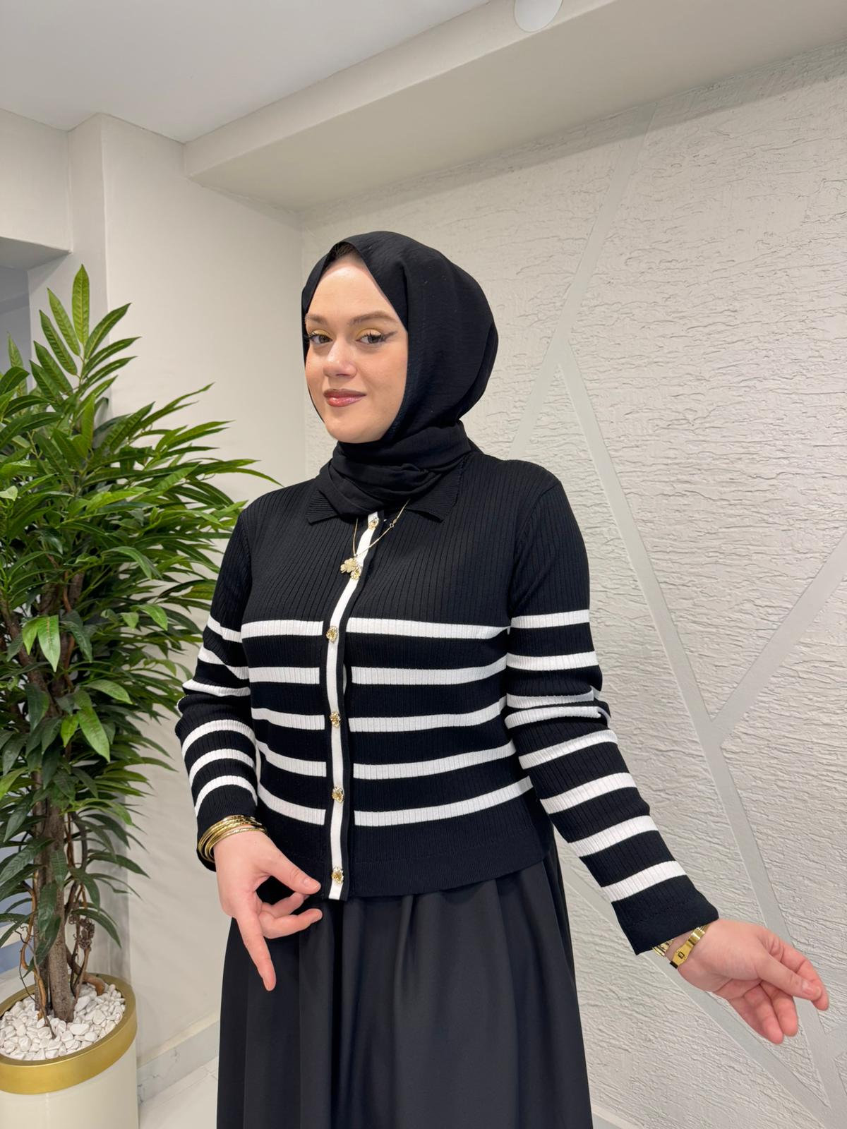 MISSEMRAMISS 5307 ELLE NOIR MİDİ HIRKA SİYAH-BEYAZ