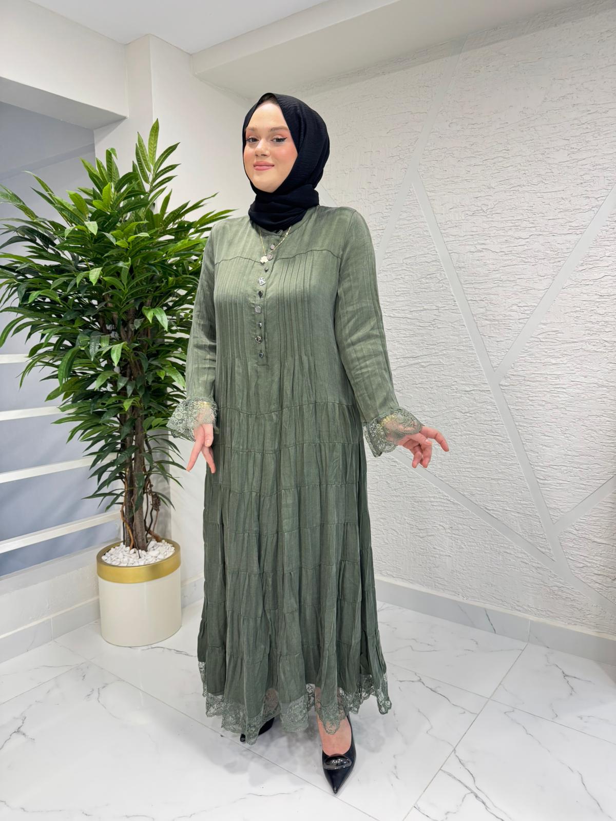 LISSMORE 6275 KOLLARI VE ETEK UCU DANTEL DETAYLI ELBİSE HAKİ