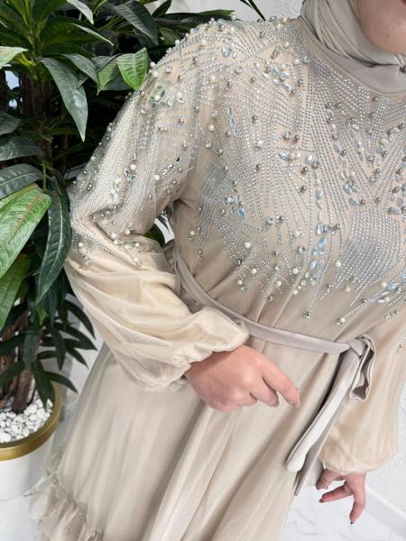 ETRUCCI 4216 ÖNÜ TAŞ BASKILI ETEĞİ FIRFIR DETAYLI ELBİSE BEJ