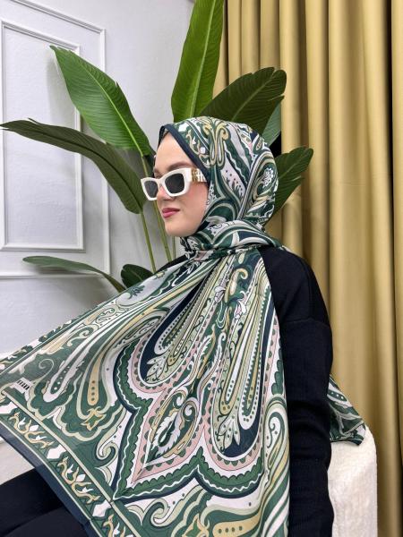 GREEN LAVINIA
