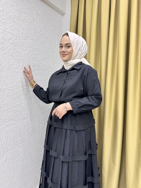 CEREMONY 4114 YAKASI BÜZGÜLÜ KETEN DİJİTAL KISA BLUZ PASION KAFES DETAYLI DUBAI ETEK TAKIM SİYAH